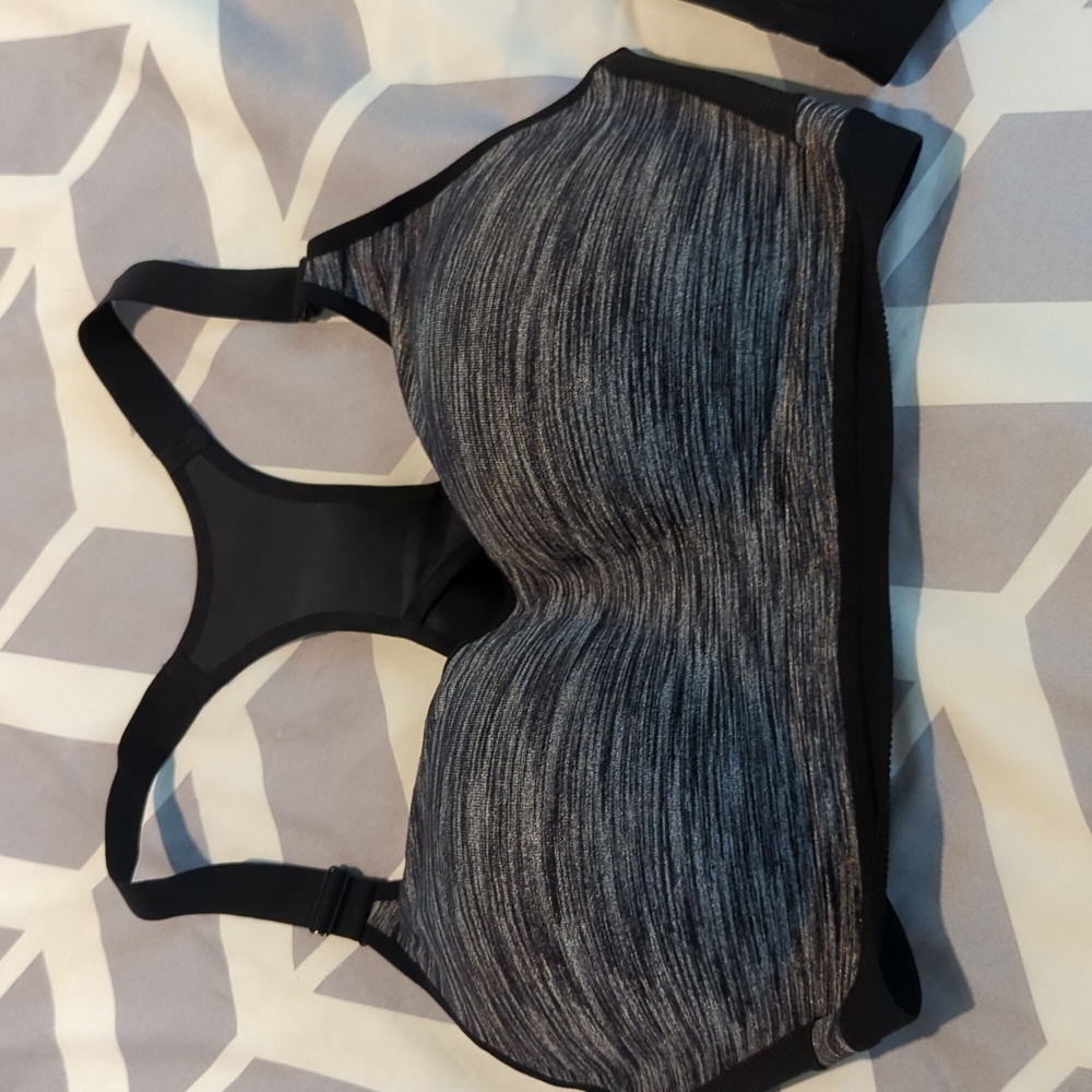 VS Sport Incredible Sports Bras